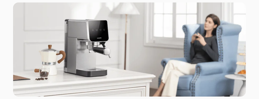 Mazais, bet jaudīgais „Xiaomi Semi-automatic Espresso Machine” gatavo gardu kafiju